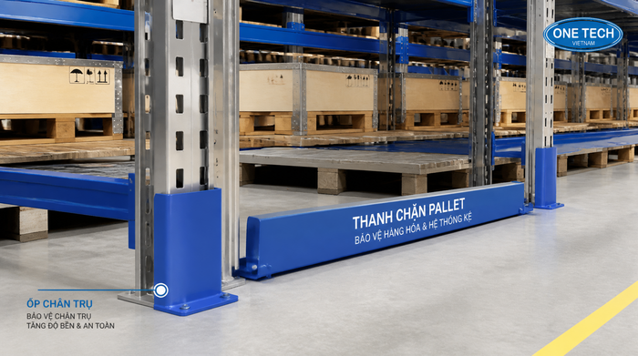 Phụ kiện bảo vệ kệ kho logistics gồm ốp chân trụ và thanh chặn pallet