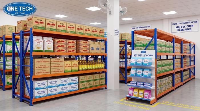 Kệ trung tải và kệ tôn lỗ chống gỉ cho kho FMCG Kệ trung tải và kệ tôn lỗ cho khu nhặt hàng FMCG tại Hà Tĩnh